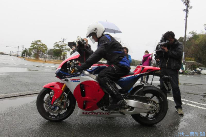 教習所にホンダ最高峰バイク 浜名湖自動車学校が購入 自動車 輸送機 ニュース 日刊工業新聞 電子版