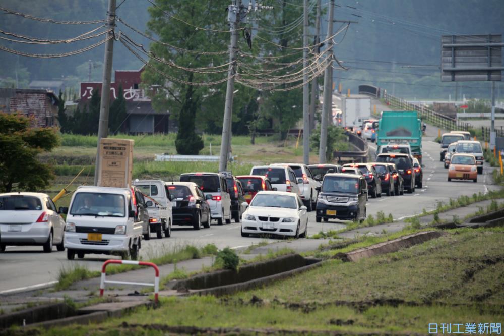 深層断面／熊本地震で奮闘したスーパー・コンビニ、東日本大震災の教訓