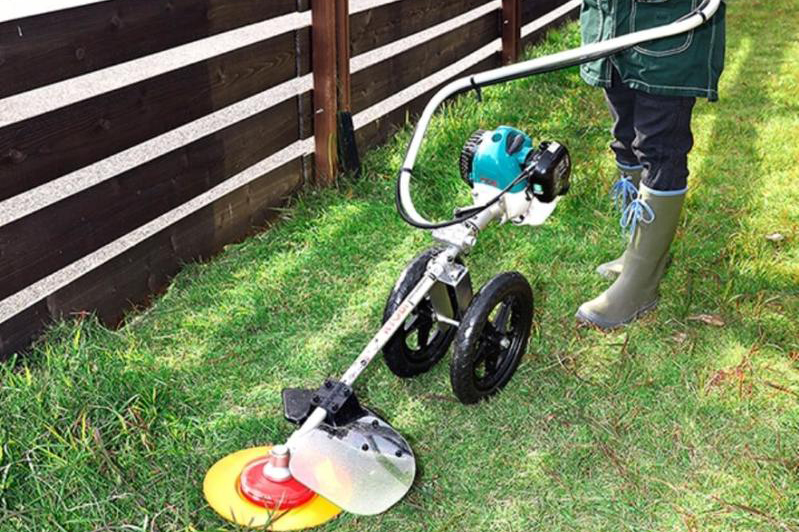 リョービ、地面を滑らせるだけの草刈機 | 新製品 ニュース | 日刊工業