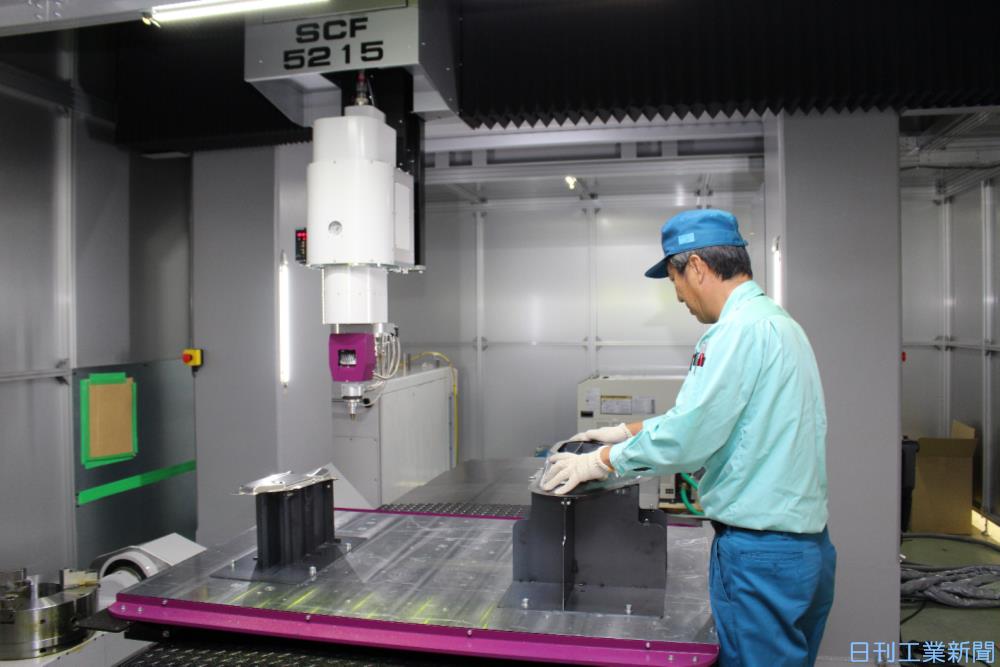 渋谷工業が自社展、レーザー加工機など6機種披露 | 機械 ニュース
