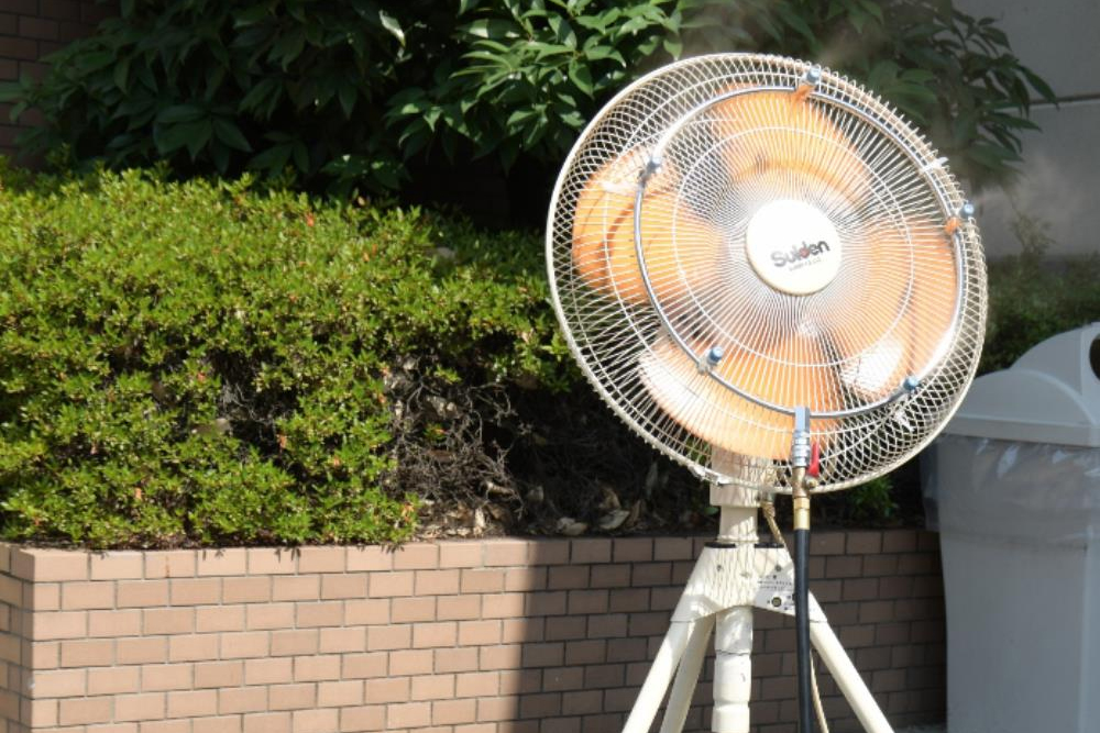 オーミヤ 霧雨より細かい 屋外ミスト発生装置 新製品 ニュース 日刊工業新聞 電子版