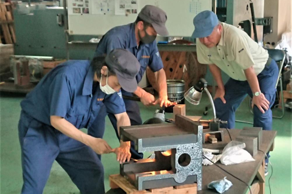 きさげ加工、次代に残す 垣堺精機、自社で技能者育成 | 日刊工業新聞 電子版