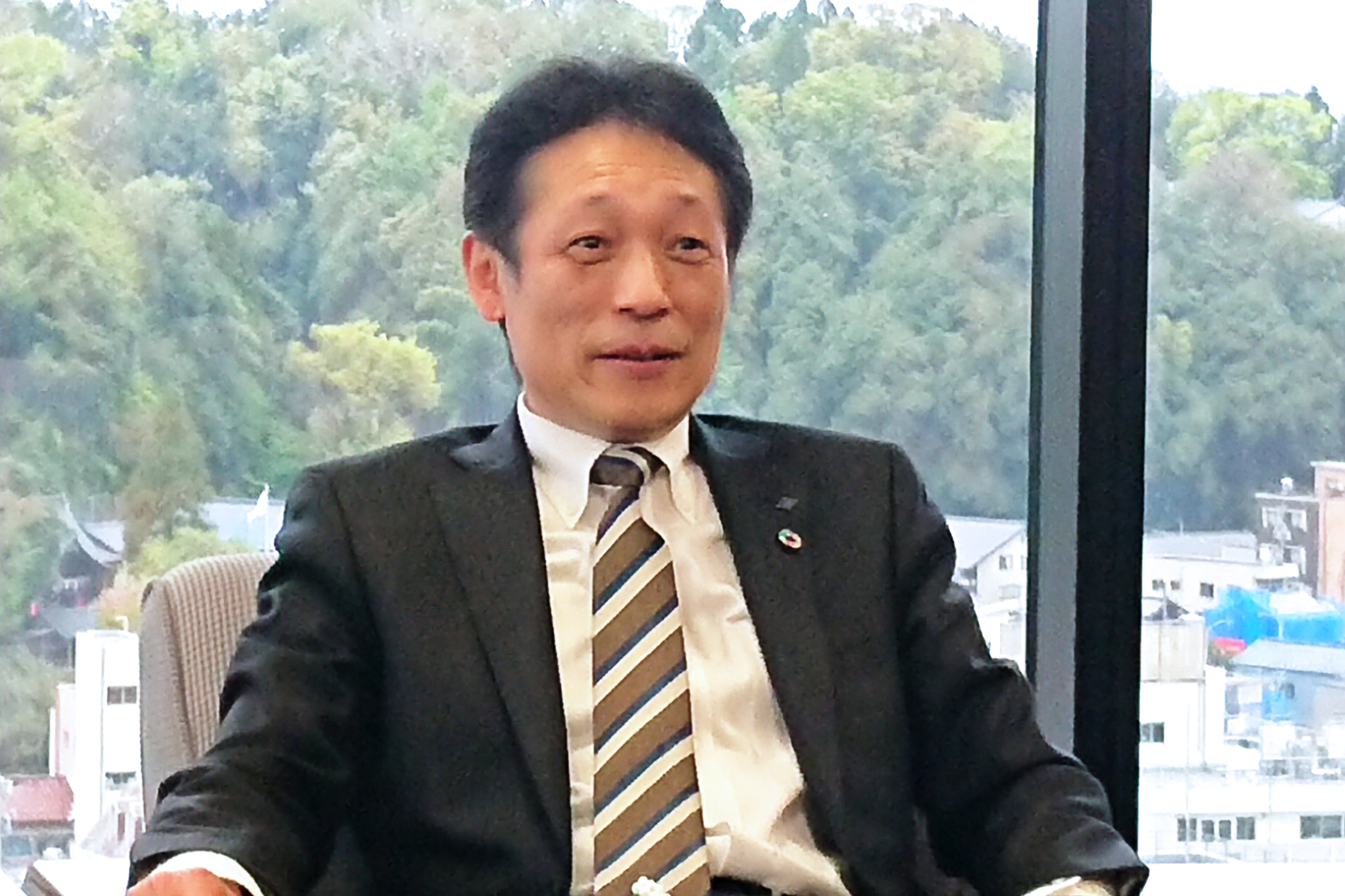 新社長登場 セーレン 山田英幸氏 合皮 欧高級車向け伸ばす 日刊工業新聞 電子版