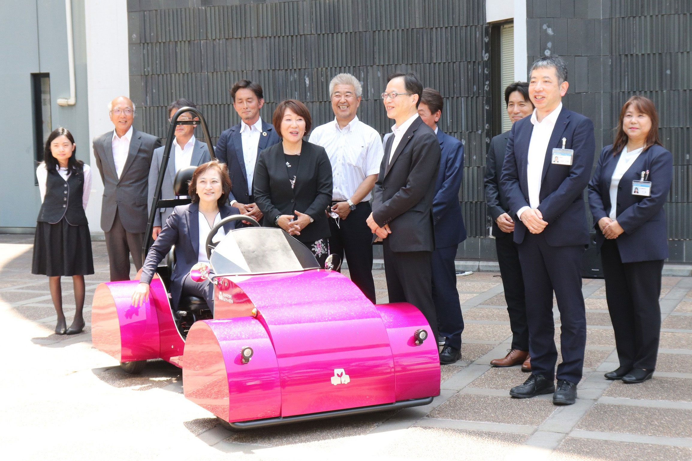 大分市次世代モビリティ研、超小型EV試作 市に寄贈 日刊工業新聞 電子版 大分市次世代モビリティ研、超小型EV試作 市に寄贈 日刊工業新聞 電子版