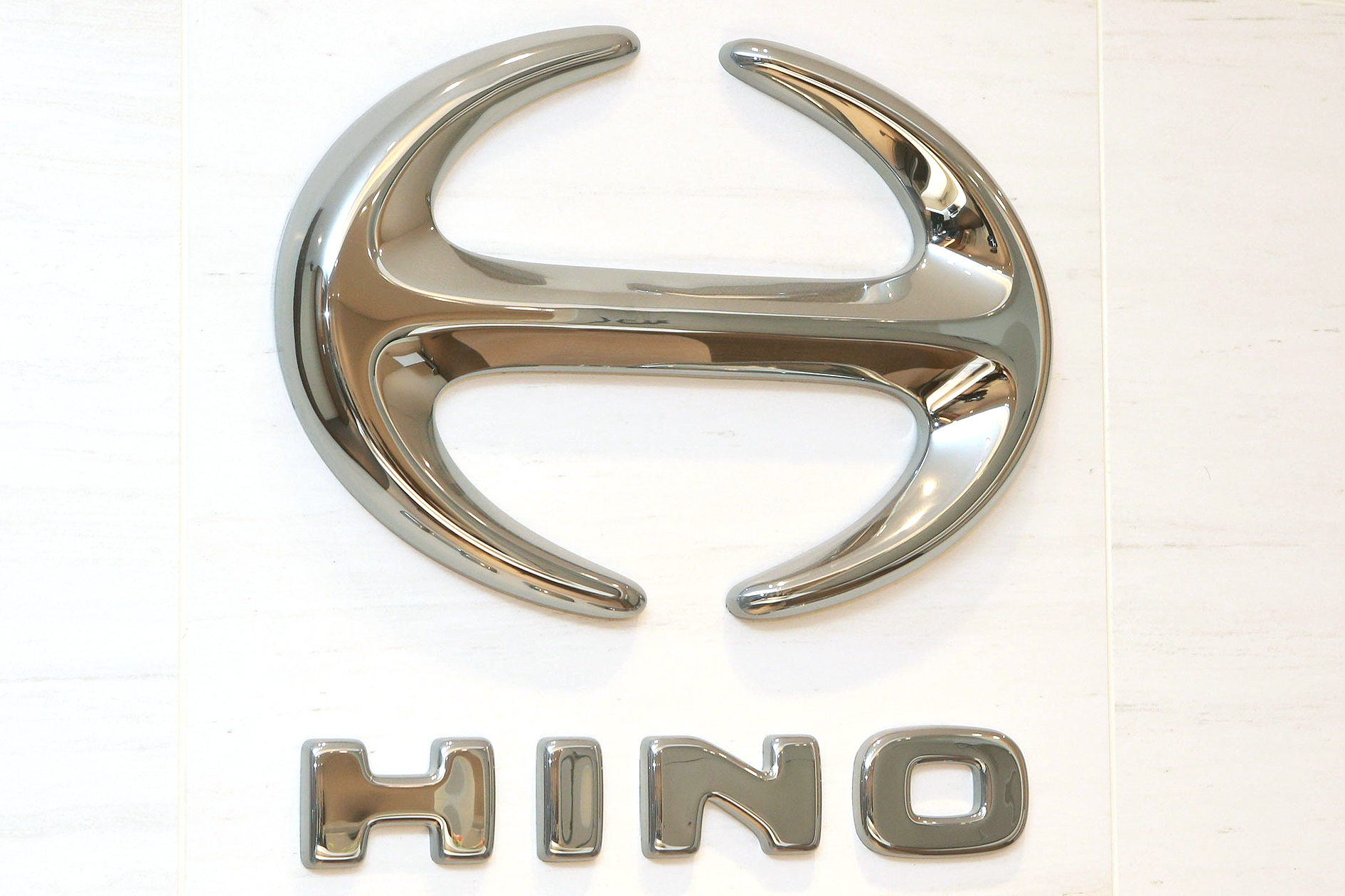 日野自、エンジン不正拡大 小型トラック出荷停止 日刊工業新聞 電子版