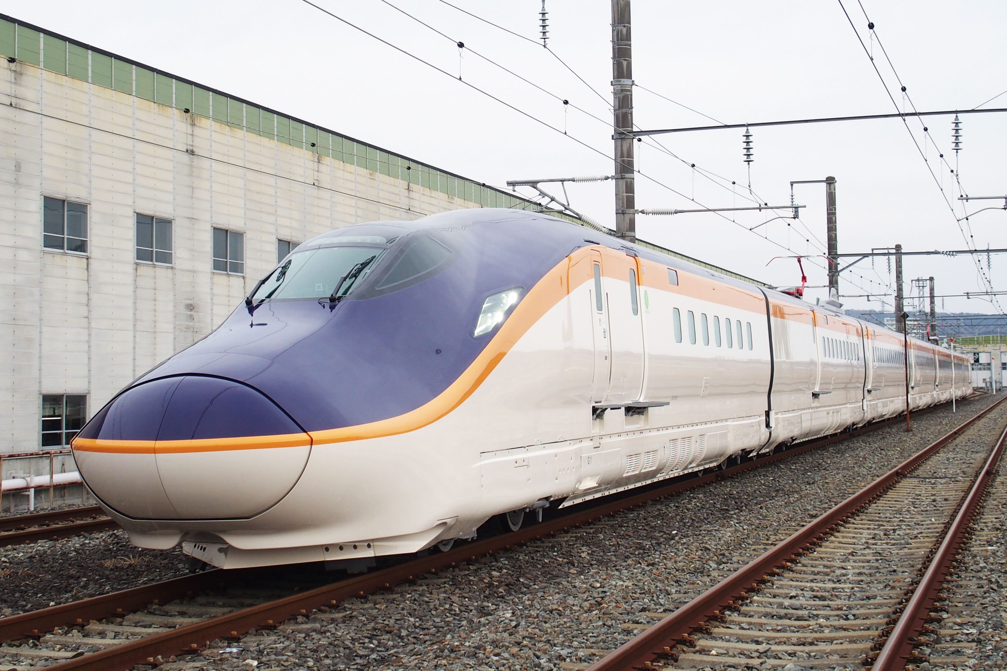 JR東日本、山形新幹線新型車両「E8系」公開 24年春運転へ | 日刊