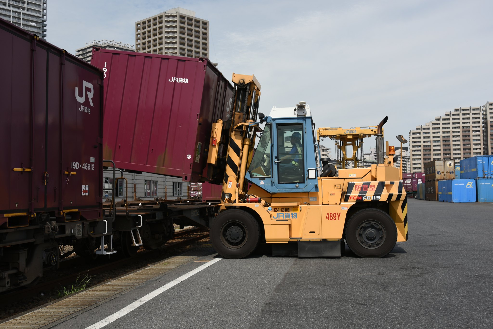 とある 鉄道輸送網、中距離も構築 ネスレ日本とJR貨物、トラック負担軽減