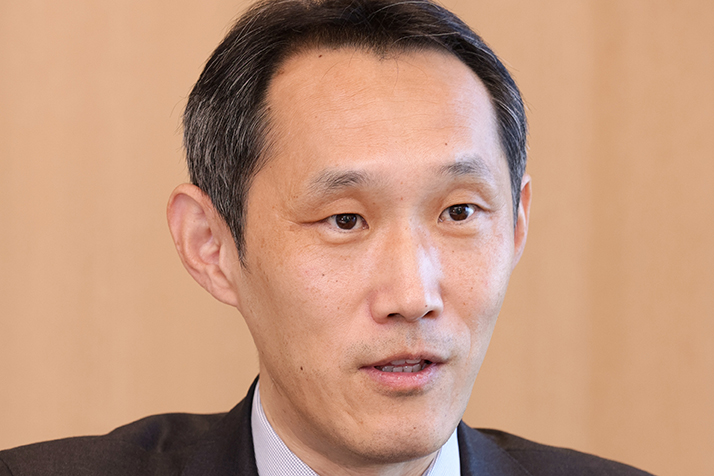 つなぐ／新時代を読む（10）キリンHD執行役員経営企画部長・高岡