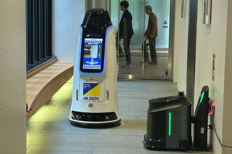 ウォーターサーバーとお掃除ロボット一体型 ウォーターサーバーとお掃除ロボット一体型 ウォーターサーバー お掃除