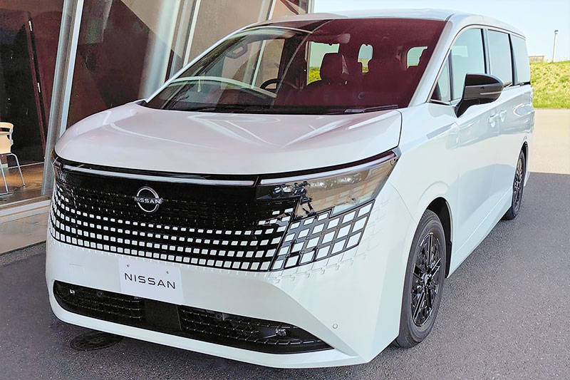 日産、「エルグランド」今夏刷新 走行・静粛性を両立 | 日刊工業新聞