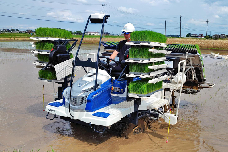 井関農機、大規模農家用田植え機 走破性高め高速化 | 日刊工業新聞 電子版