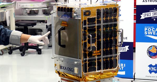 宇宙ごみ 250px-Debris-LEO1280.jpg