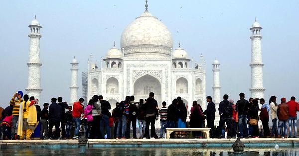 電子版】インド、世界遺産「タージマハル」入場制限へ | トピックス