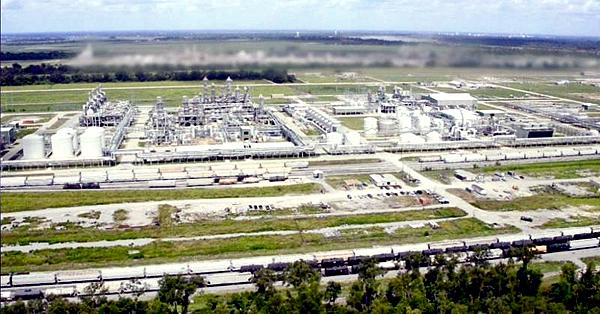 信越化学、米に新工場 塩ビ樹脂を一貫生産 | 化学・金属・繊維