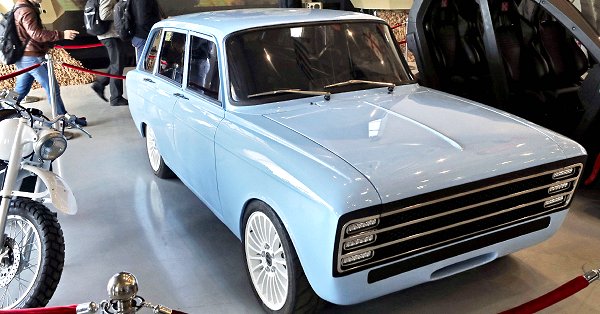 電子版】旧ソ連の“コンビ”復活？ ロシア・カラシニコフ、EV「CV1」発表