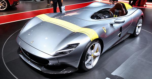 電子版】フェラーリ、2億円超「モンツァ」の購入者499人を選出