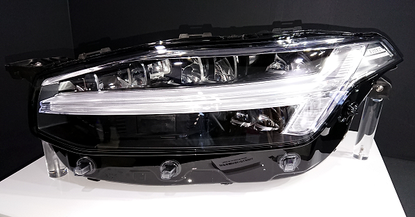 国内車用ランプメーカー 自動運転見据え競争激化 自動車 輸送機 ニュース 日刊工業新聞 電子版